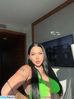 lilkymchiii / danellemfishback nude photo #0011