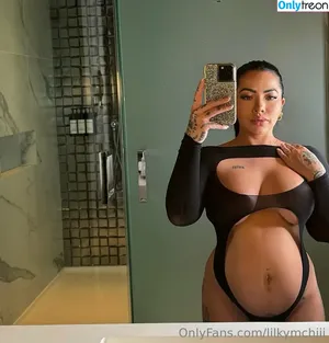 lilkymchiii / danellemfishback nude photo #0017
