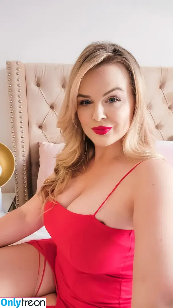 Lilli Luxe nude photo #0044 (LilliLuxe)