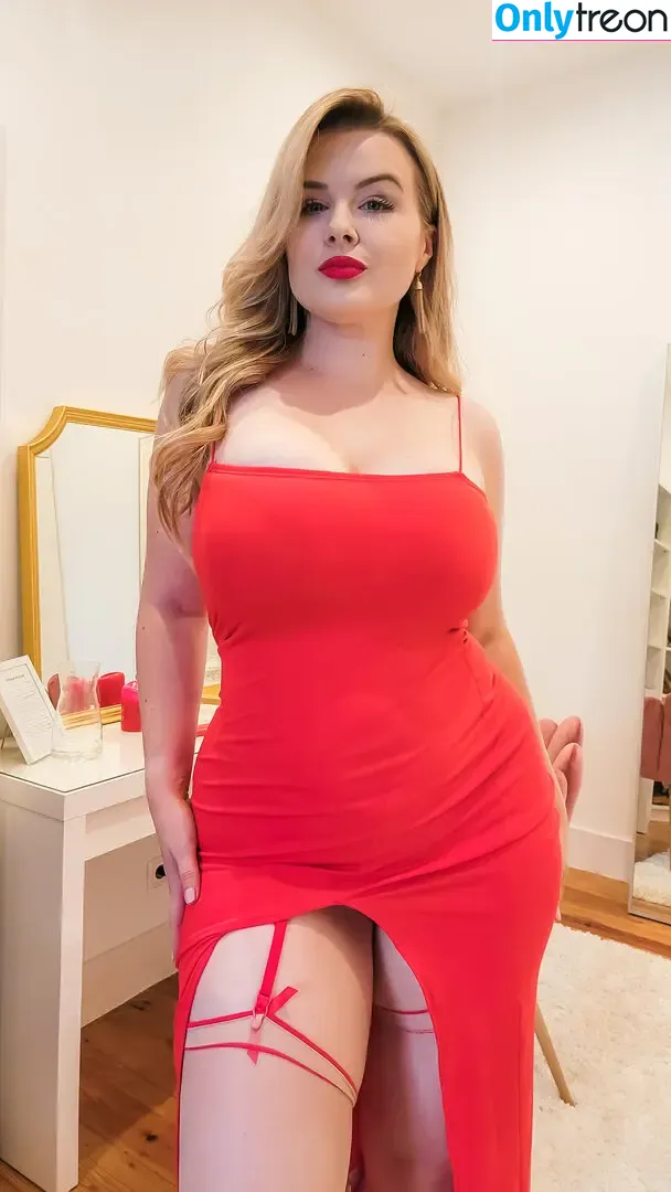 Lilli Luxe nude photo #0056 (LilliLuxe)