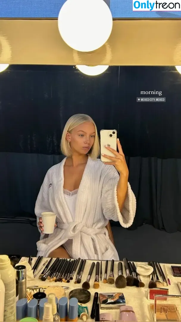 Lilli Sophia голая photo #0113 (_lillisophia_ / sophiahof3e)