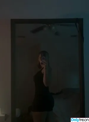Lillianjl_ / lillianfeet / lilly.leblanc nude photo #0016