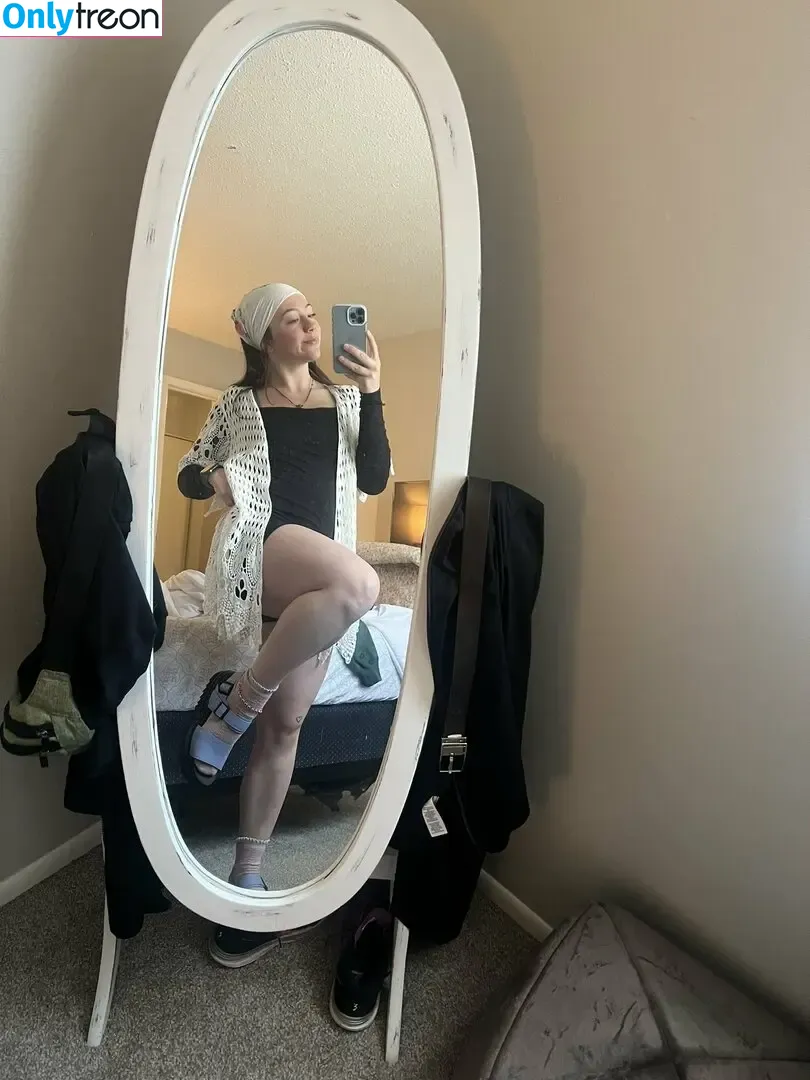 lillibuggxx nude photo #0003 (_silli_lilli_ / liliannejean_)