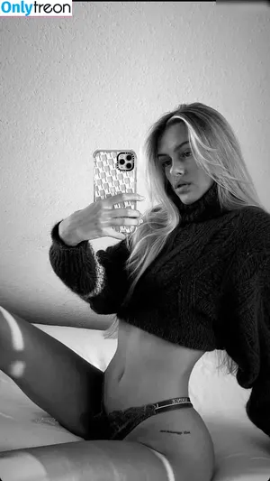 Lillimsr nude photo #0050
