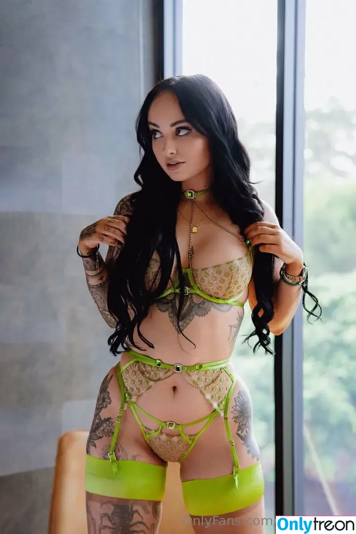 lillodgefree nude photo #0118 (livingtinywithawolf)