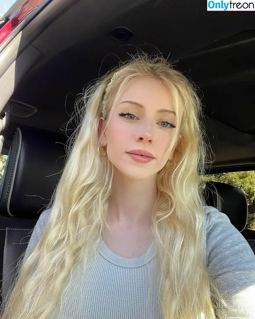 Lilly Bloomes nude photo #0058 (LillyBloomes)