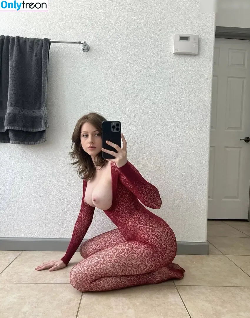 Lilly Bloomes nude photo #0086 (LillyBloomes)
