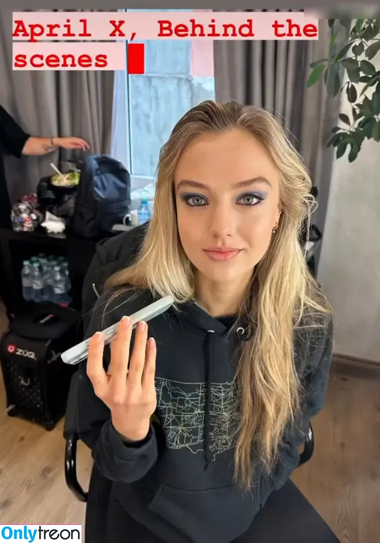 Lilly Krug голая photo #0127 (lillykrug)