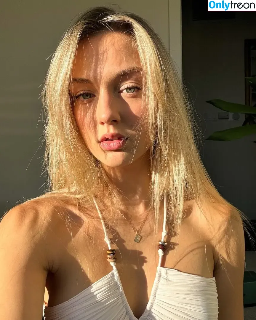 Lilly Krug nude photo #0130 (lillykrug)