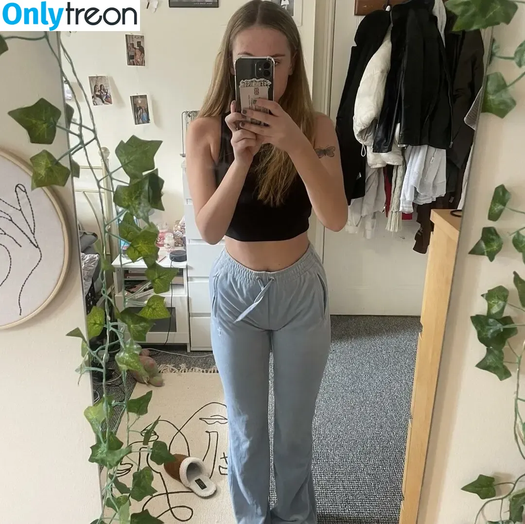Lilly N nude photo #0006 (Cute 32E Try-Ons [Non-Nude] / lilly / lillyentertainment)