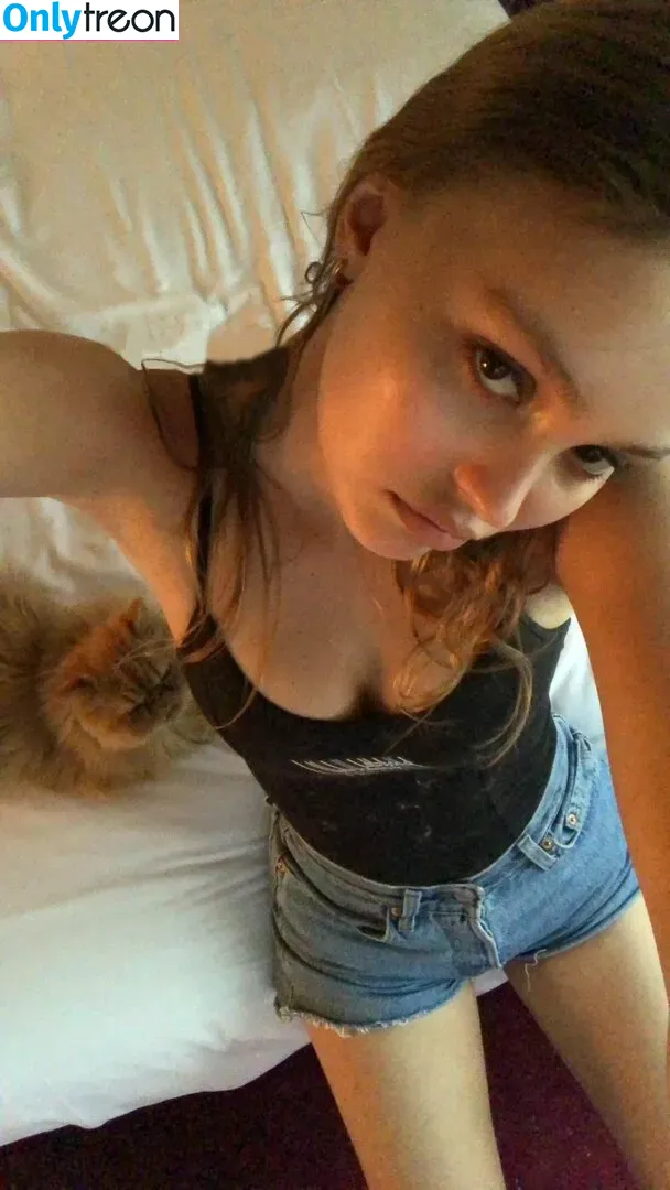 Lilly Rose Depp nude photo #0093 (lilrose_ / lilyrose_depp)