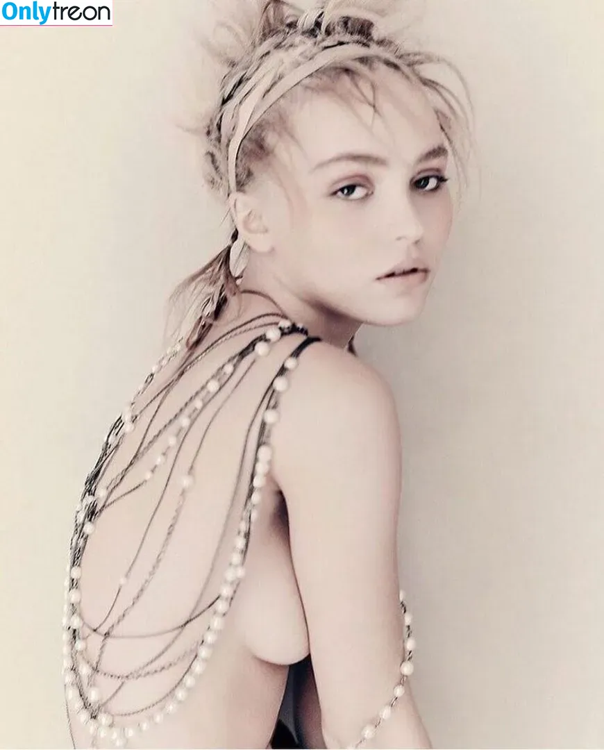 Lilly Rose Depp nude photo #0100 (lilrose_ / lilyrose_depp)