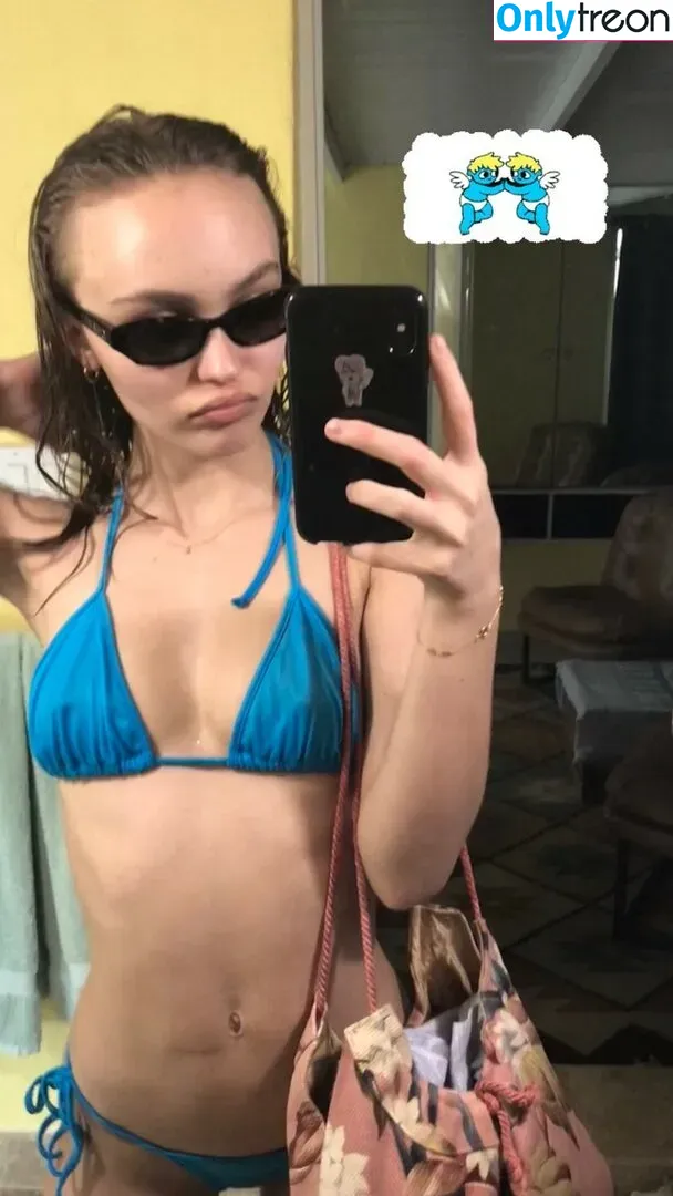 Lilly Rose Depp nude photo #0101 (lilrose_ / lilyrose_depp)