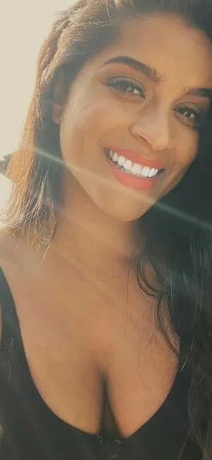 Lilly Singh / lilly фото голая #0008