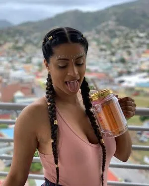 Lilly Singh / lilly фото голая #0018