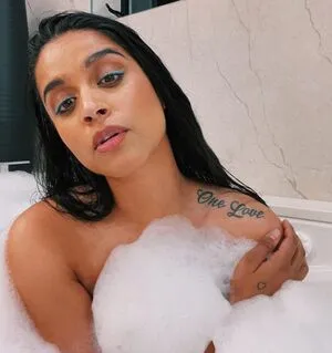 Lilly Singh / lilly фото голая #0039