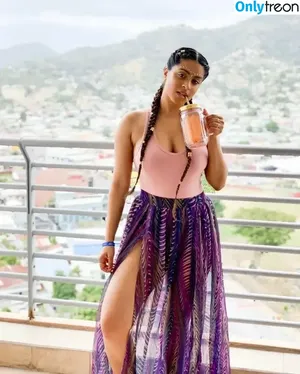 Lilly Singh / lilly nude photo #0316