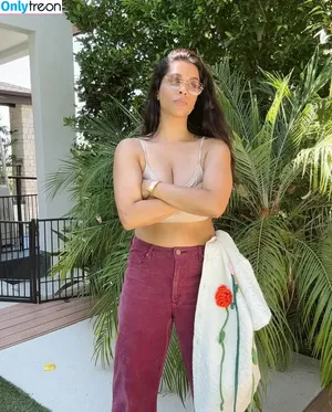 Lilly Singh / lilly nude photo #0340