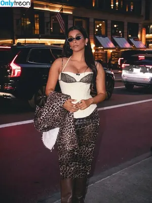 Lilly Singh / lilly nude photo #0351