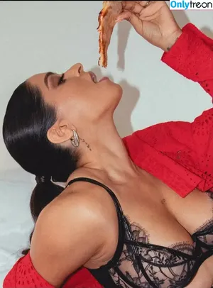 Lilly Singh / lilly nude photo #0355