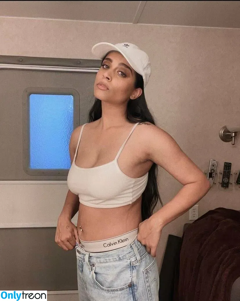 Lilly Singh голая photo #0003 (lilly)