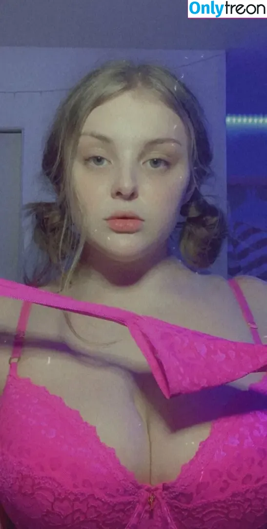 lillymintxn голая photo #0014 (lilpeachlm)