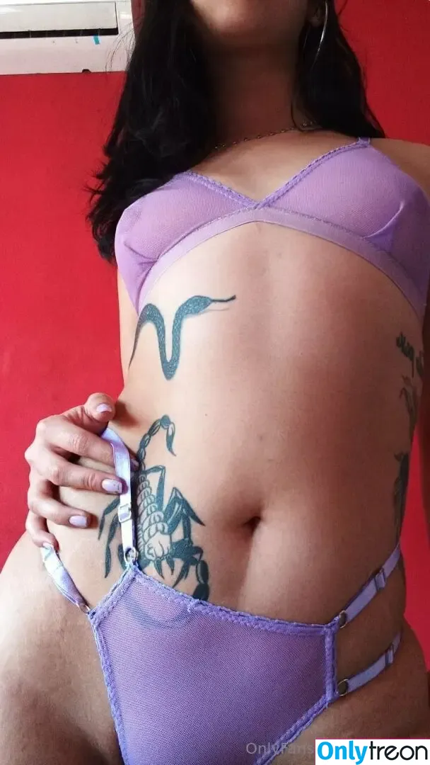 lilmavissx nude photo #0026 (lilmissvyxsin)