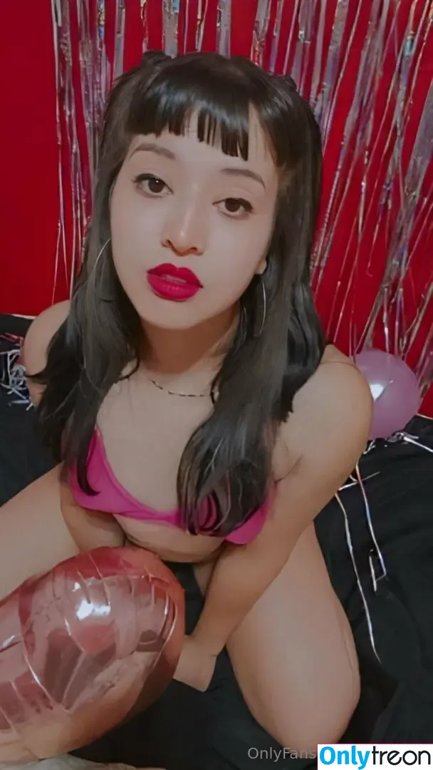 lilmavissx nude photo #0048 (lilmissvyxsin)