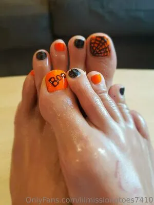 lilmisslongtoes7410 / iamblessed_t5 nude photo #0003