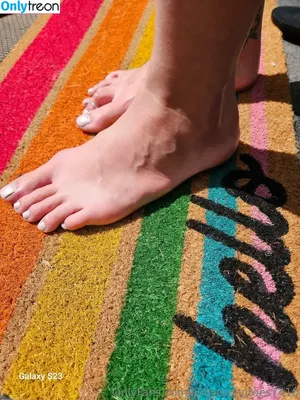 lilmisslongtoes7410 / iamblessed_t5 nude photo #0065