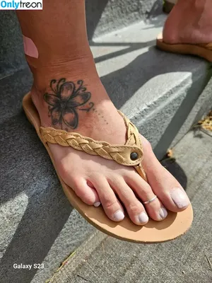 lilmisslongtoes7410 / iamblessed_t5 фото голая #0076