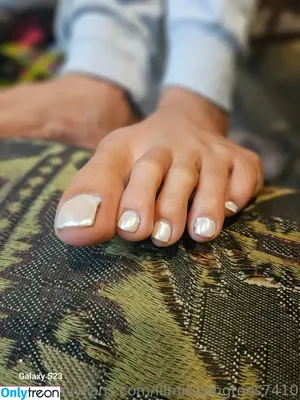 lilmisslongtoes7410 / iamblessed_t5 фото голая #0087