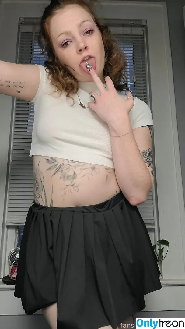 lilredrae голая photo #0026 (lil.red.rae666)