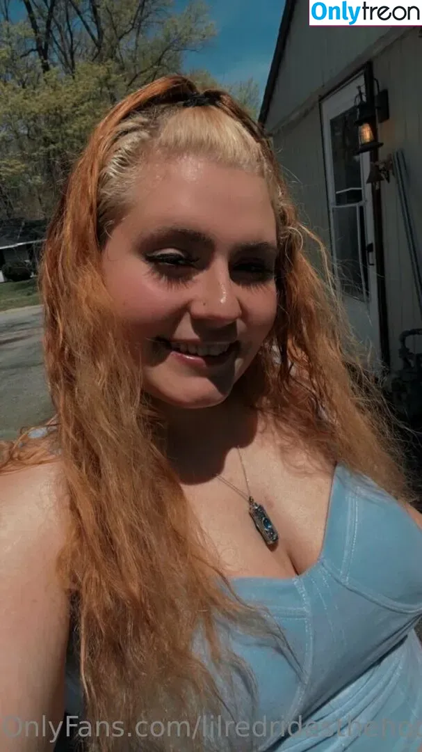 lilredridesthehood nude photo #0017 (curvyqueen37)