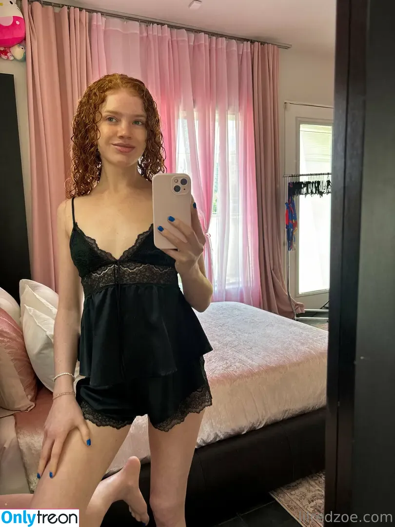Lilredzoe nude photo #0024 (Lilredzoe)