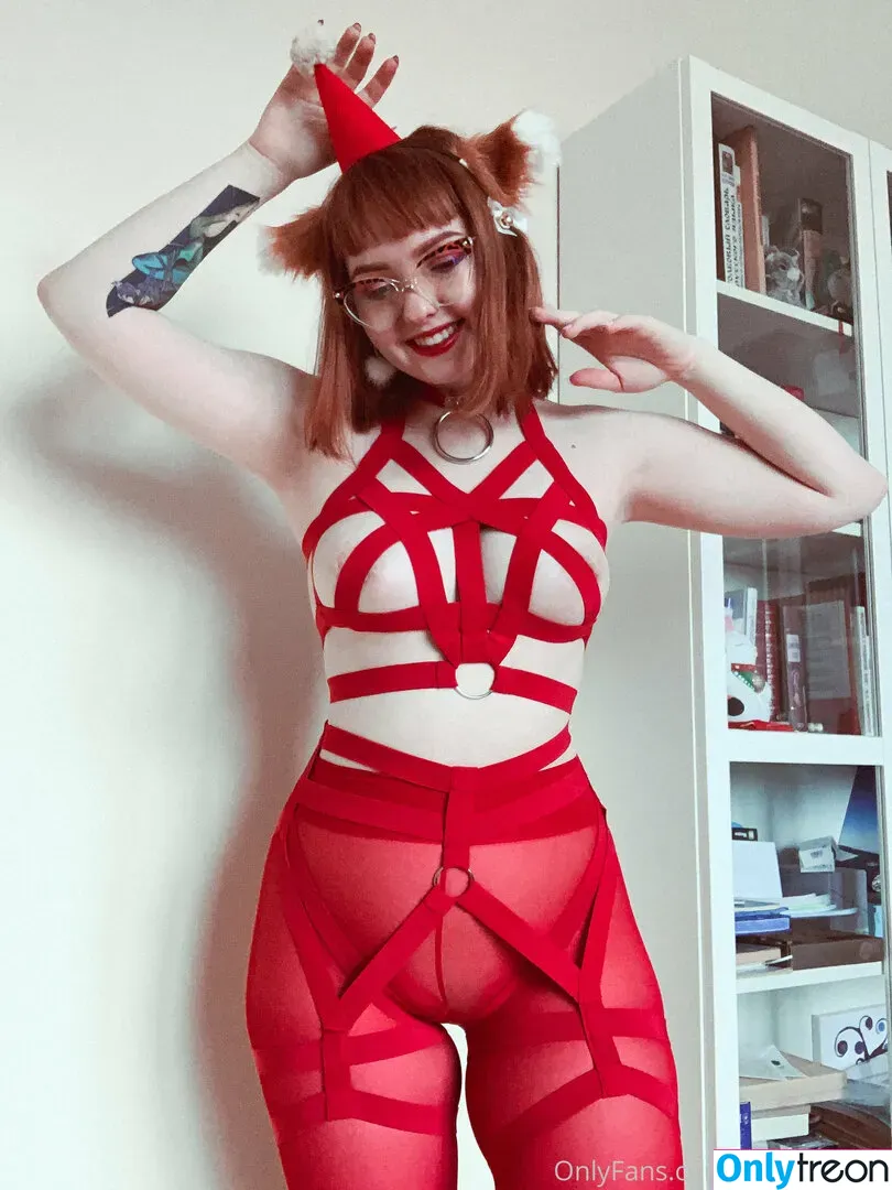 Lilslvkitten nude photo #0200 (lilvkitten)
