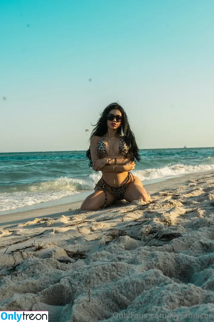 Lilveronicar nude photo #0989 (Veronica Rodriguez / vrodlive)