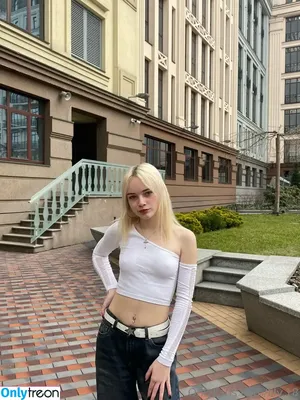 lily.18 / lilychlonin nude photo #0005