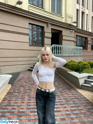 lily.18 / lilychlonin nude photo #0007