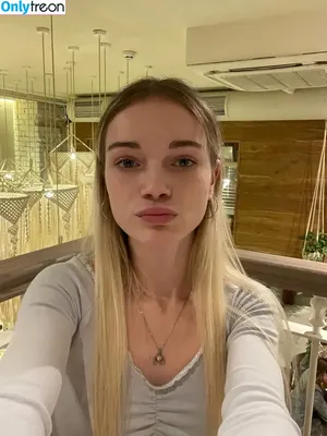lily.18 / lilychlonin nude photo #0012