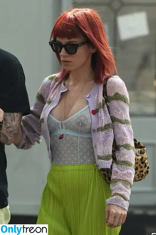 Lily Allen nude photo #0644 (lilyallen)