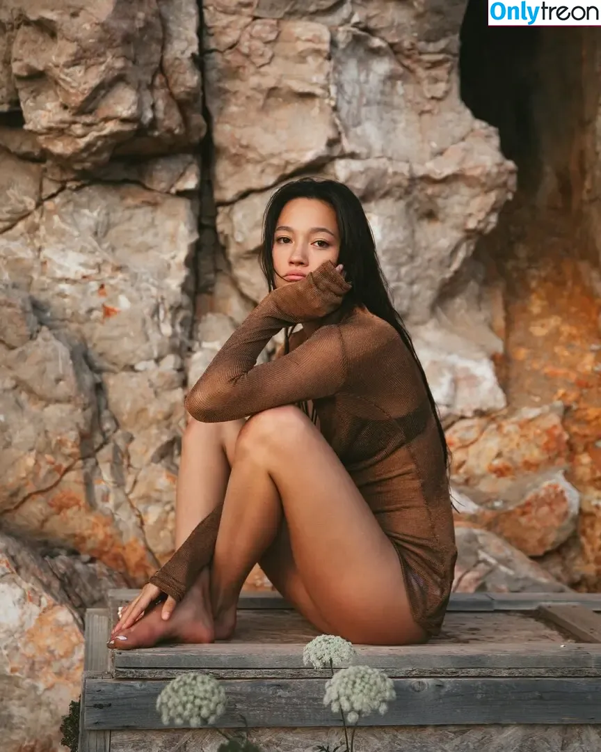 Lily Chee nude photo #0641 (lilychee)