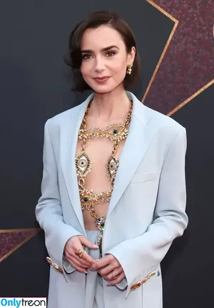 Lily Collins / lilyjcollins фото голая #0624