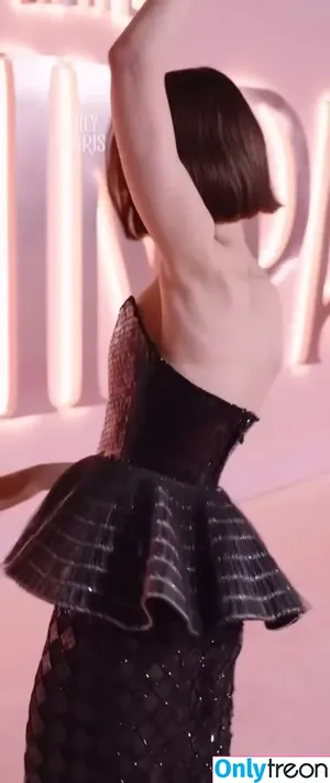 Lily Collins / lilyjcollins фото голая #0693