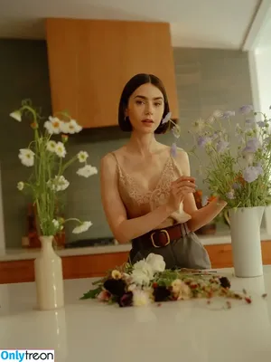 Lily Collins / lilyjcollins фото голая #0716