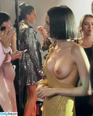 Lily Collins / lilyjcollins фото голая #0777
