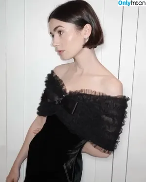 Lily Collins / lilyjcollins фото голая #0824