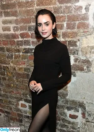 Lily Collins / lilyjcollins nude photo #0976