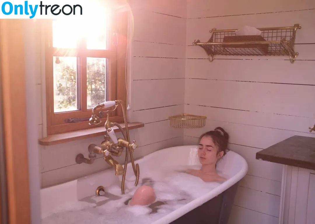 Lily Collins голая photo #0328 (lilyjcollins)