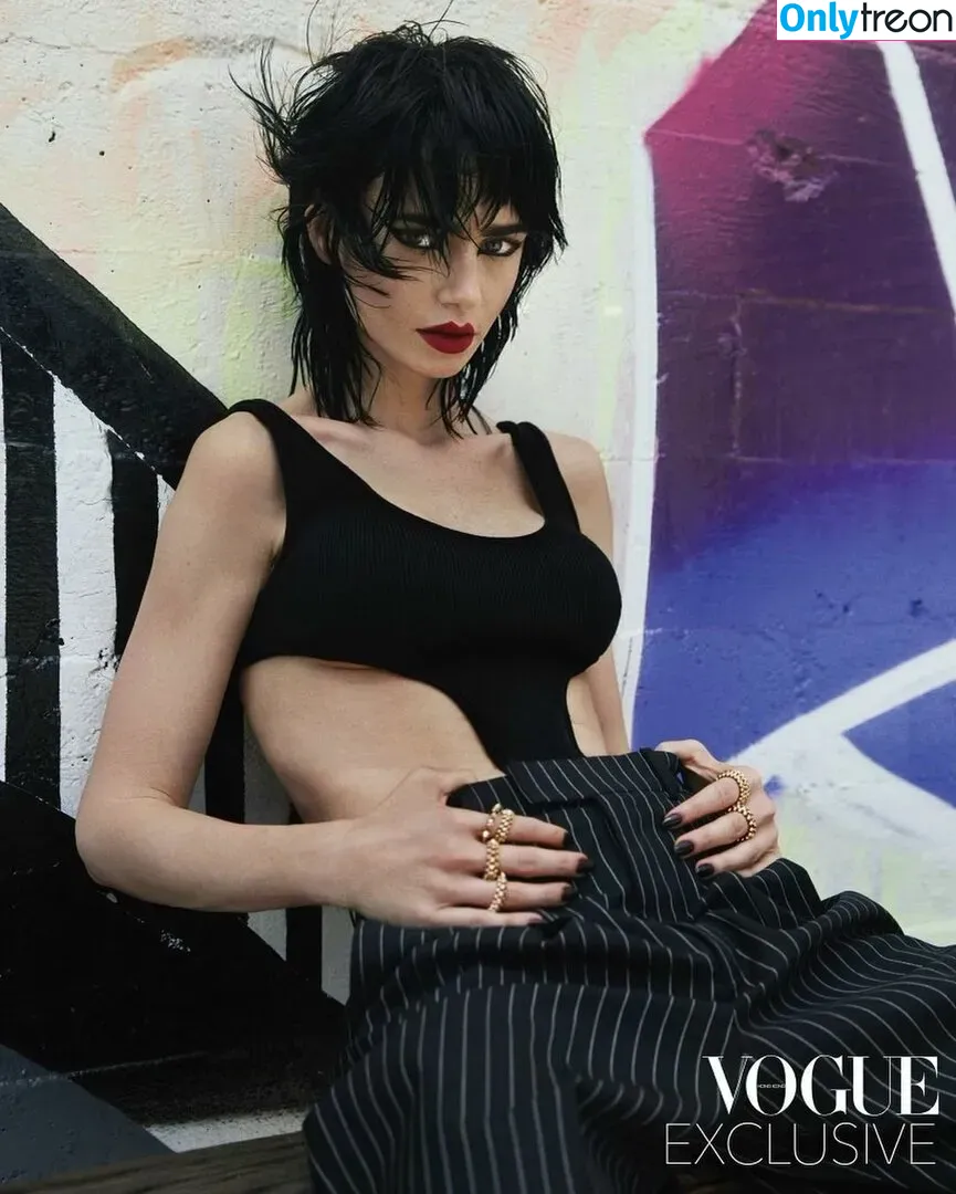 Lily Collins голая photo #0329 (lilyjcollins)